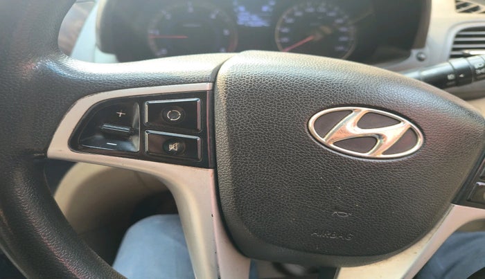 2014 Hyundai Verna FLUIDIC 1.6 CRDI SX, Diesel, Manual, 1,75,394 km, interior