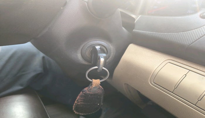 2014 Hyundai Verna FLUIDIC 1.6 CRDI SX, Diesel, Manual, 1,75,394 km, interior