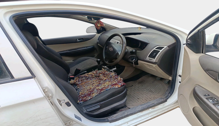 2011 Hyundai i20 MAGNA 1.2, Petrol, Manual, 42,678 km, interior