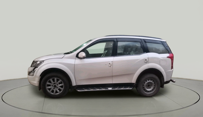 2017 Mahindra XUV500 W10 1.99, Diesel, Manual, 83,456 km, exterior