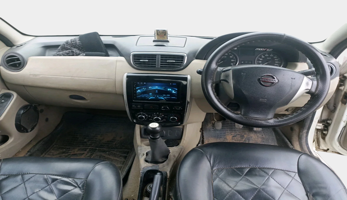 2014 Nissan Terrano XL (D), Diesel, Manual, 1,17,465 km, interior