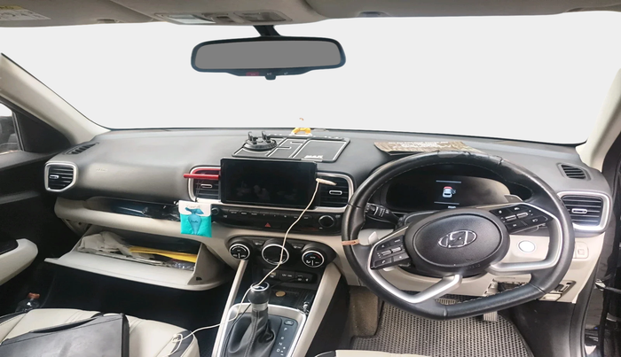 2023 Hyundai VENUE SX (O) 1.0 TURBO DCT, Petrol, Automatic, 25,345 km, interior