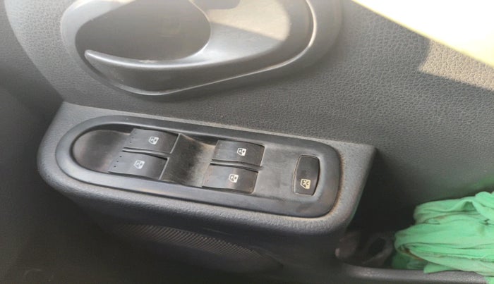 2014 Renault Duster 85 PS RXL DIESEL, Diesel, Manual, 1,06,882 km, interior