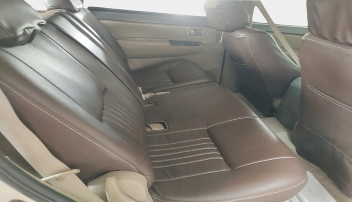 2013 Toyota Fortuner 3.0 4X2 AT, Diesel, Automatic, 3,56,154 km, interior