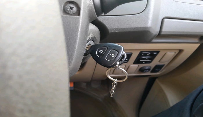 2013 Toyota Fortuner 3.0 4X2 AT, Diesel, Automatic, 52,314 km, interior