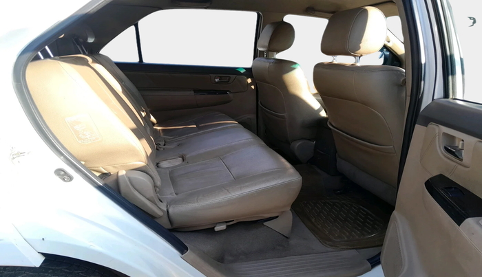 2013 Toyota Fortuner 3.0 4X2 AT, Diesel, Automatic, 52,314 km, interior