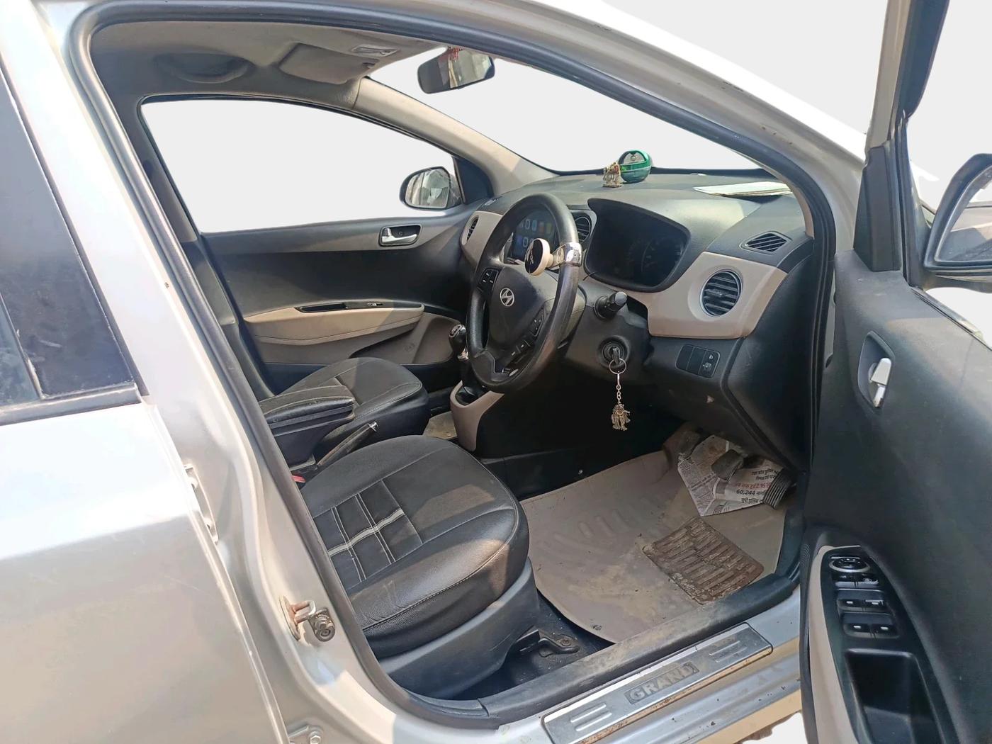 2015 Hyundai Grand i10 SPORTZ 1.2 KAPPA VTVT, Petrol, Manual, 55,249 km, interior