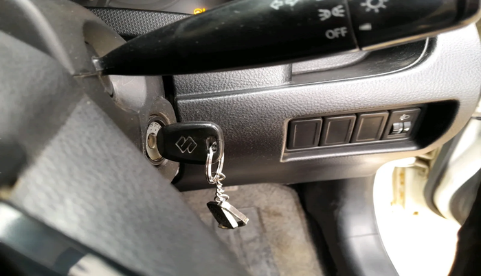 2012 Maruti Swift LXI, Petrol, Manual, 1,35,450 km, interior