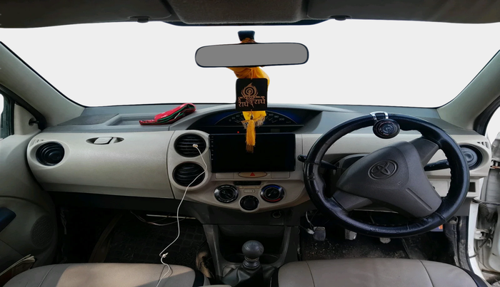 2014 Toyota Etios Liva GD, Diesel, Manual, 2,42,460 km, interior