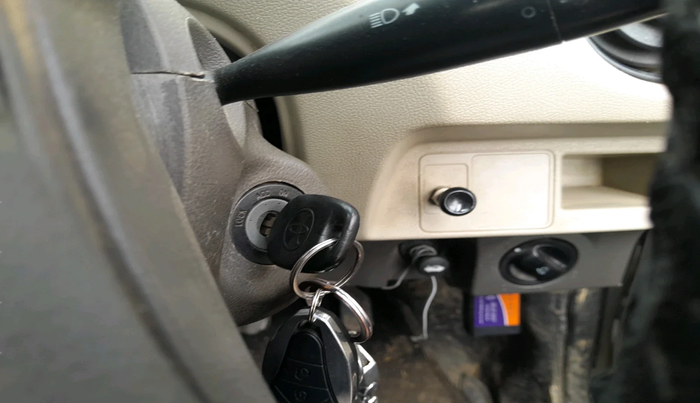 2014 Toyota Etios Liva GD, Diesel, Manual, 2,42,460 km, interior