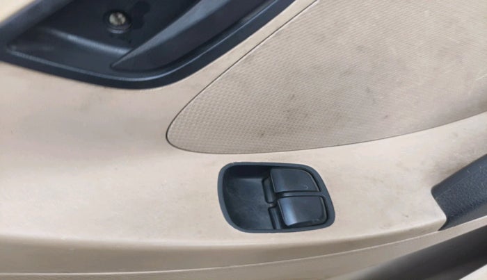 2012 Hyundai Eon D-LITE + LPG, Petrol, Manual, 1,07,194 km, interior