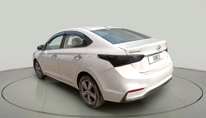 2017 Hyundai Verna 1.6 CRDI SX, Diesel, Manual, 1,95,000 km, exterior