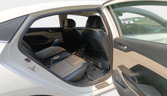 2017 Hyundai Verna 1.6 CRDI SX, Diesel, Manual, 1,95,000 km, interior