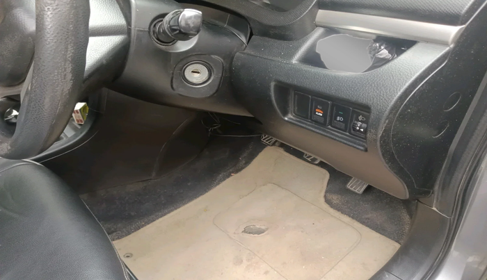 2013 Maruti Swift VXI, Petrol, Manual, 89,036 km, interior