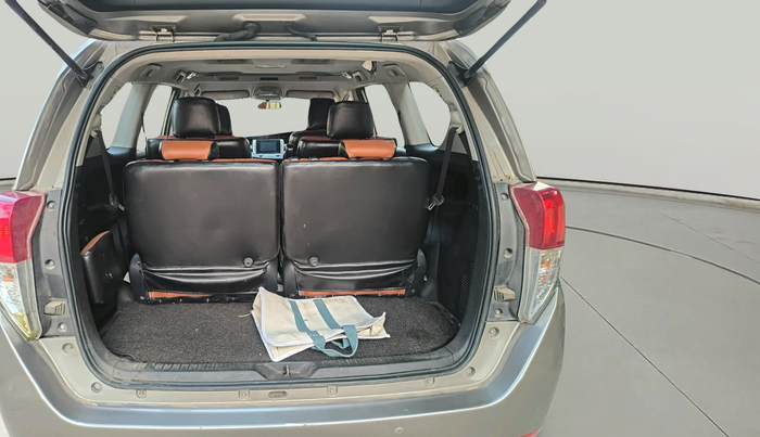 2018 Toyota Innova Crysta 2.4 VX 7 STR, Diesel, Manual, 1,16,207 km, exterior