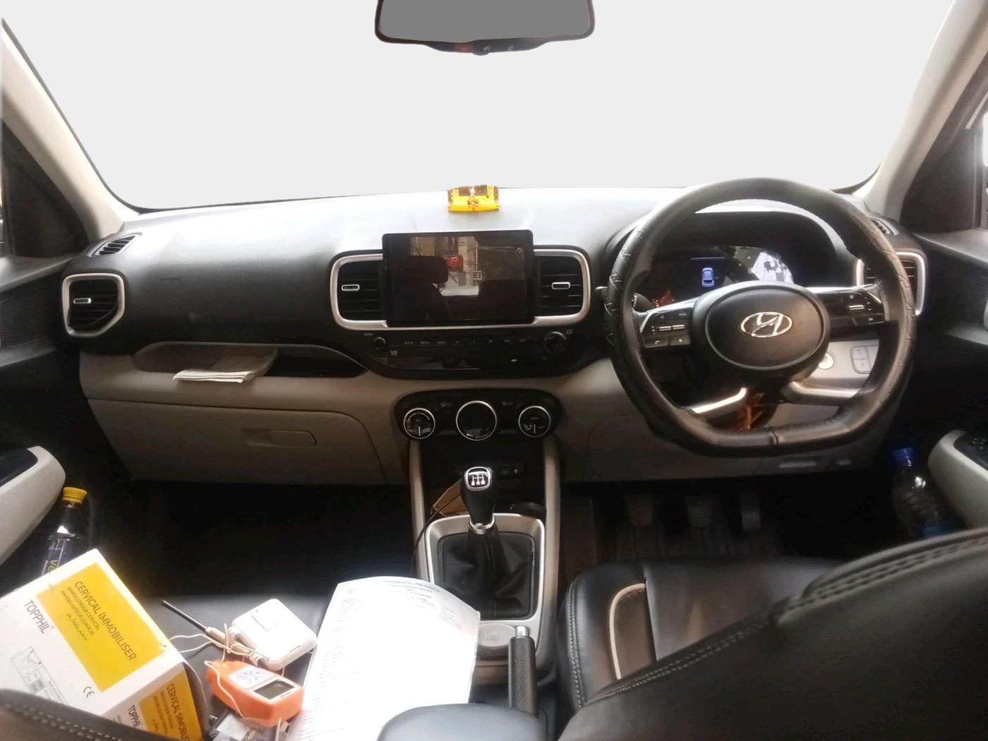 2023 Hyundai VENUE SX 1.2 PETROL, Petrol, Manual, 76,826 km, interior