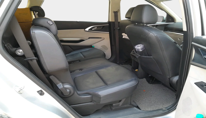 2024 KIA CARENS PREMIUM 1.5 PETROL 7 STR, Petrol, Manual, 22,137 km, interior