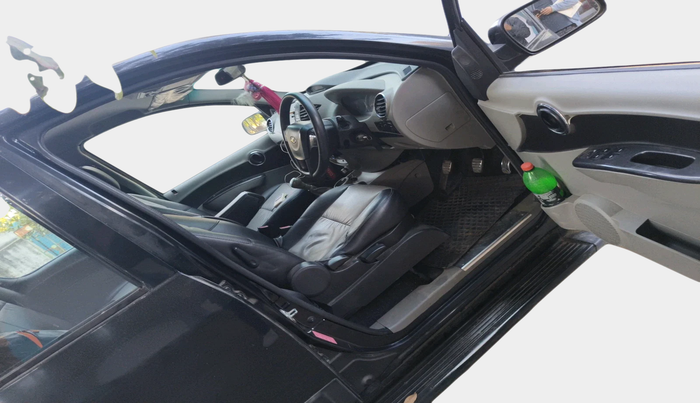 2017 Mahindra NUVOSPORT N8, Diesel, Manual, 1,52,410 km, interior