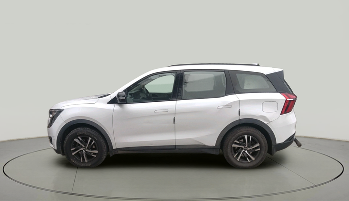 2022 Mahindra XUV700 AX 5 D MT 7 STR, Diesel, Manual, 1,25,493 km, exterior