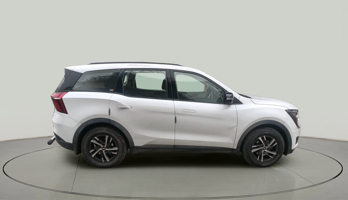 2022 Mahindra XUV700 AX 5 D MT 7 STR, Diesel, Manual, 1,25,493 km, exterior