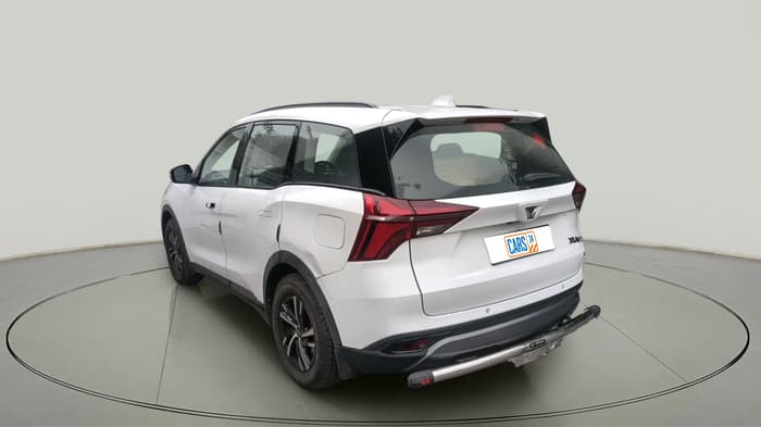 2022 Mahindra XUV700 AX 5 D MT 7 STR, Diesel, Manual, 1,25,493 km, exterior