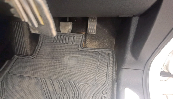 2022 Mahindra XUV700 AX 5 D MT 7 STR, Diesel, Manual, 1,25,493 km, interior