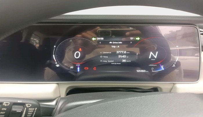 2022 Mahindra XUV700 AX 5 D MT 7 STR, Diesel, Manual, 1,25,493 km, interior