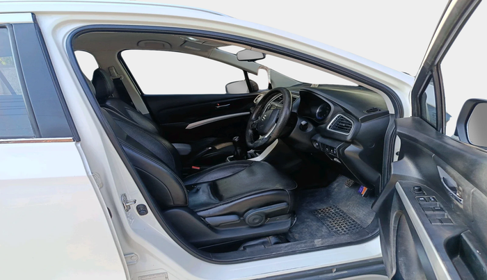 2017 Maruti S Cross ALPHA 1.3, Diesel, Manual, 1,42,243 km, interior