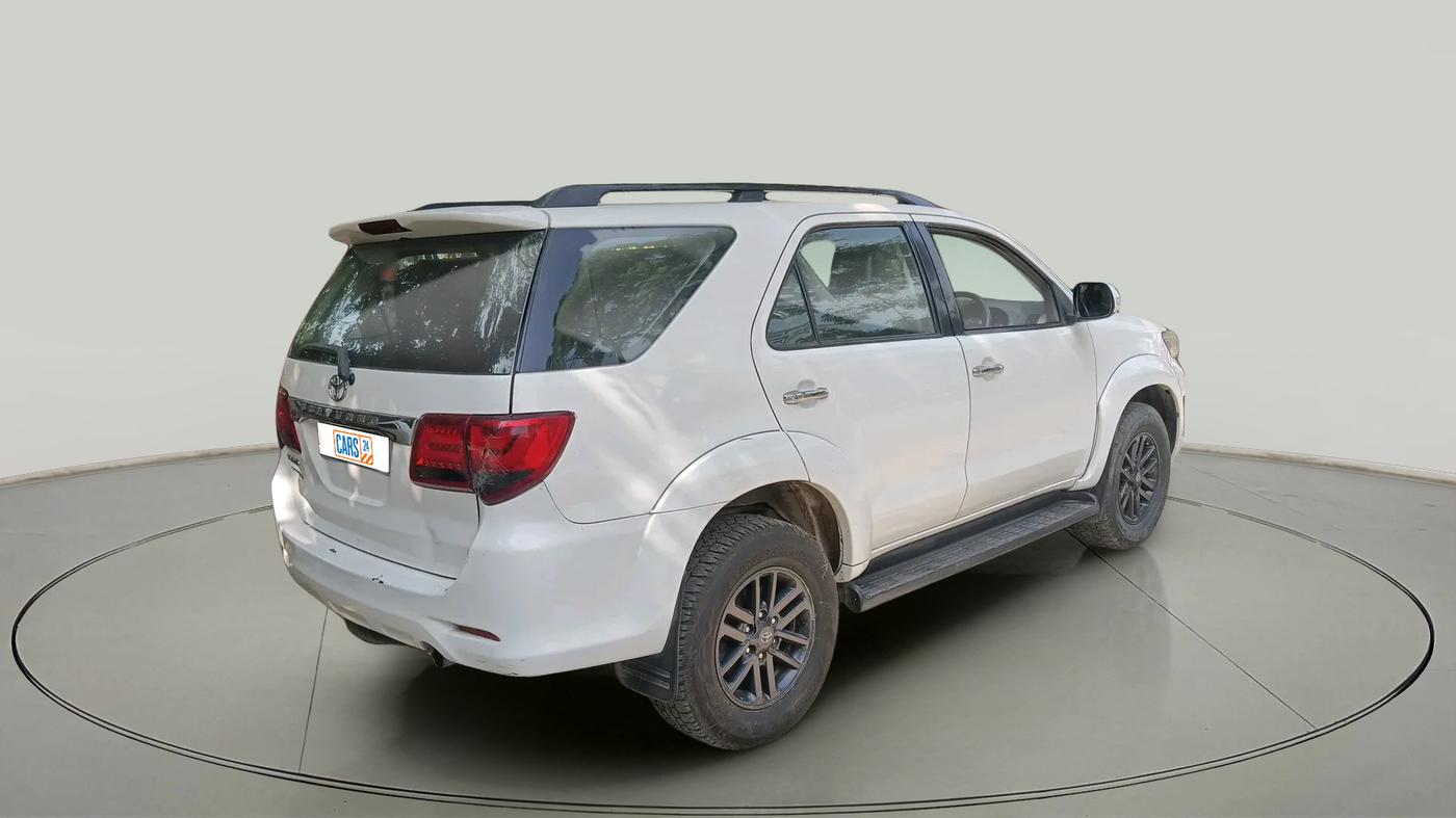 2015 Toyota Fortuner 3.0 4X4 MT, Diesel, Manual, 2,15,710 km, exterior