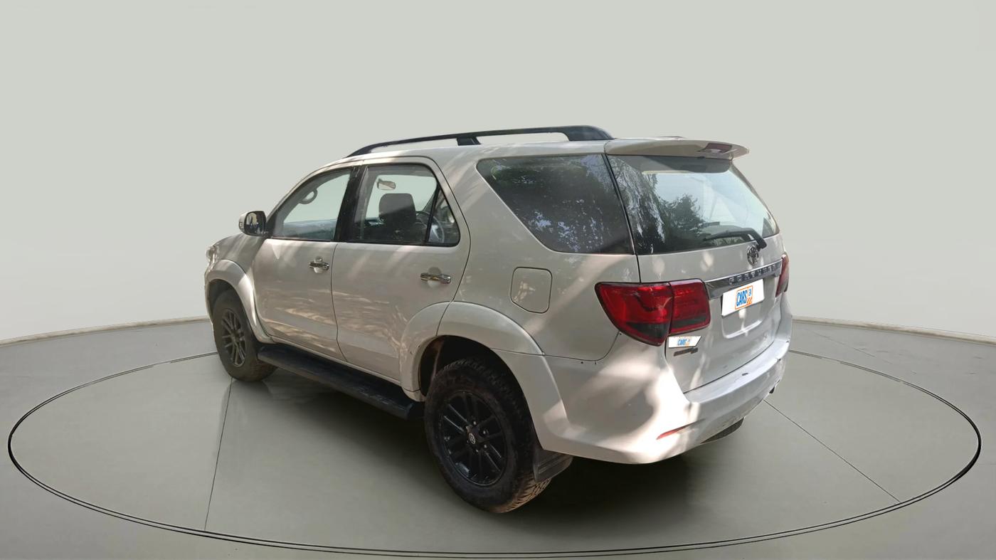 2015 Toyota Fortuner 3.0 4X4 MT, Diesel, Manual, 2,15,710 km, exterior