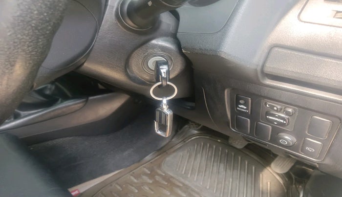 2015 Toyota Fortuner 3.0 4X4 MT, Diesel, Manual, 2,15,710 km, interior