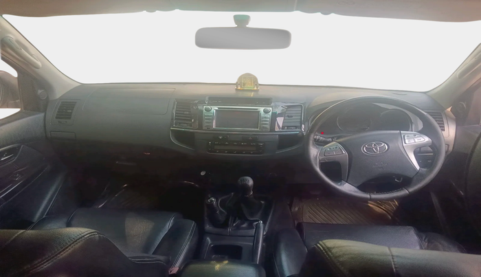 2015 Toyota Fortuner 3.0 4X4 MT, Diesel, Manual, 2,15,710 km, interior