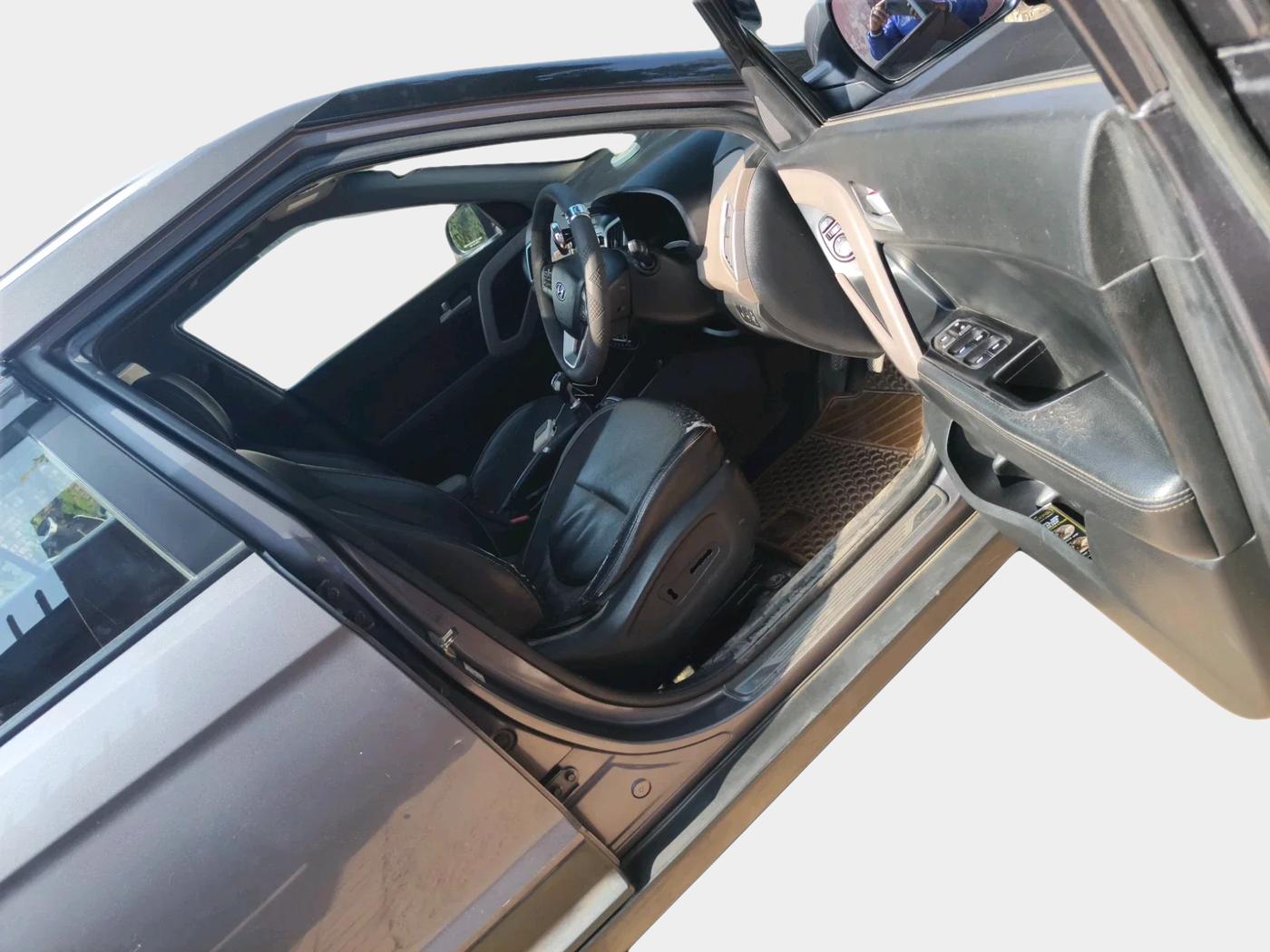 2018 Hyundai Creta SX (O) 1.6 PETROL, Petrol, Manual, 1,00,765 km, interior
