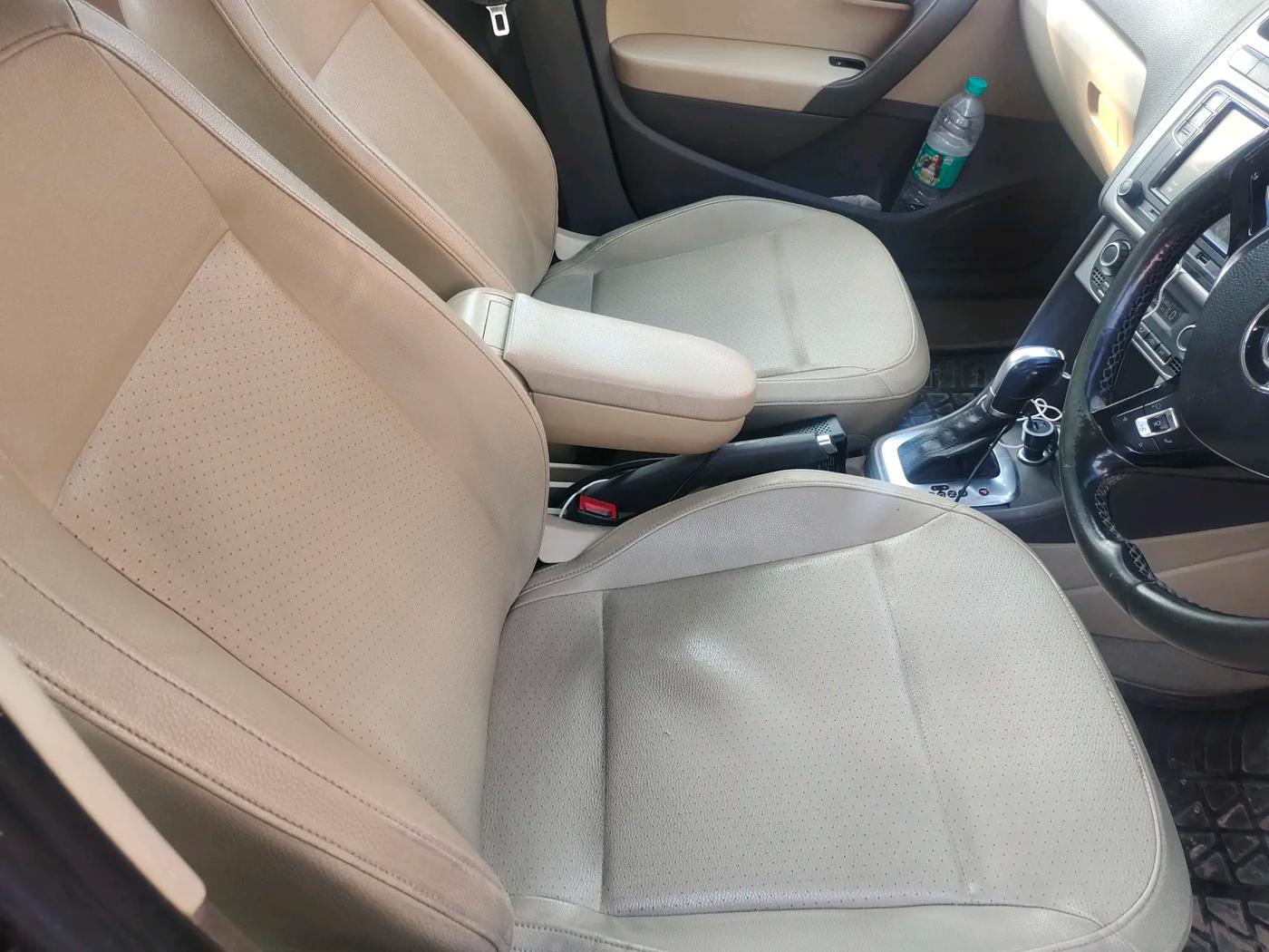 2017 Volkswagen Vento HIGHLINE PETROL AT, Petrol, Automatic, 1,01,697 km, interior