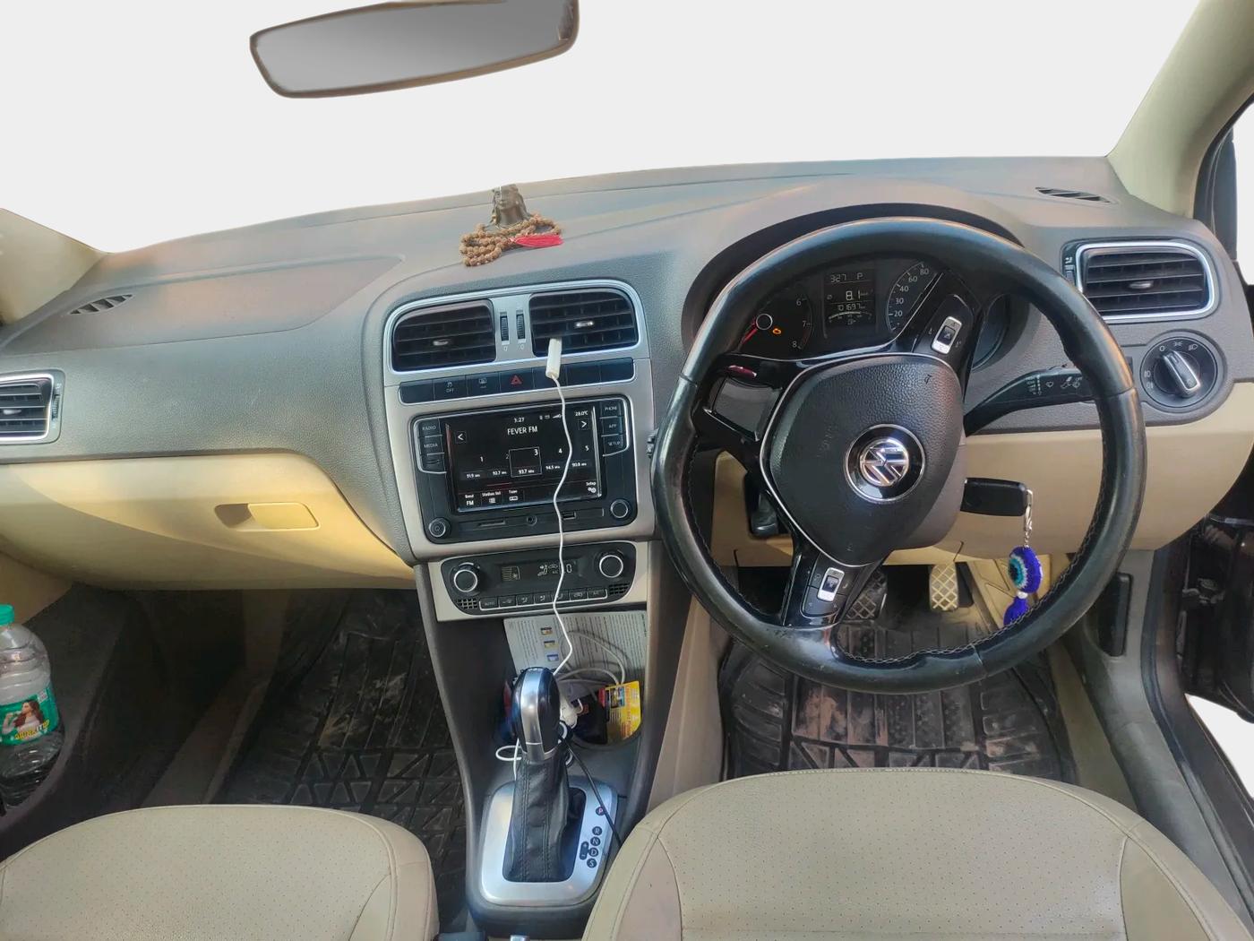 2017 Volkswagen Vento HIGHLINE PETROL AT, Petrol, Automatic, 1,01,697 km, interior