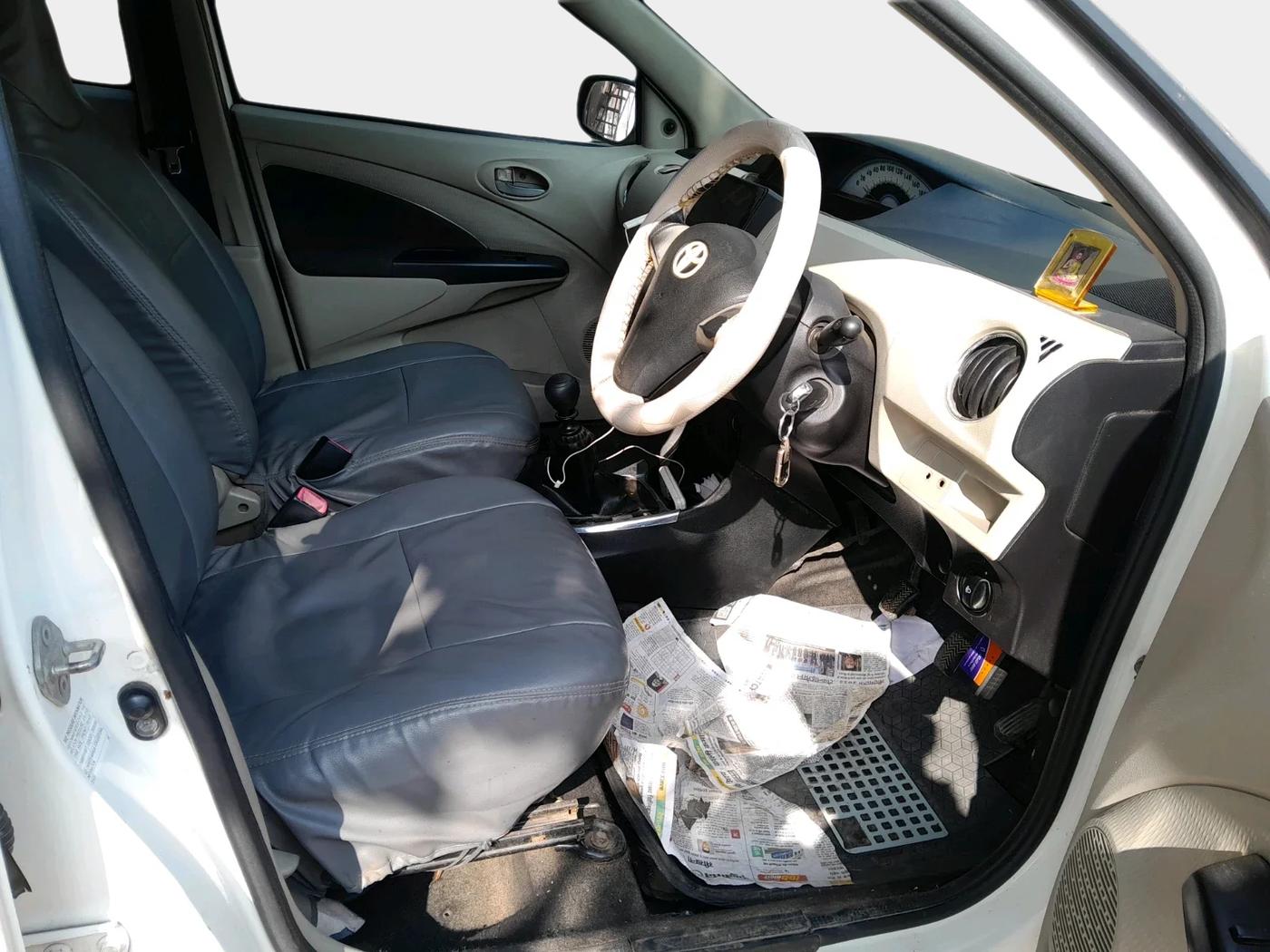 2012 Toyota Etios Liva GD, Diesel, Manual, 1,10,472 km, interior