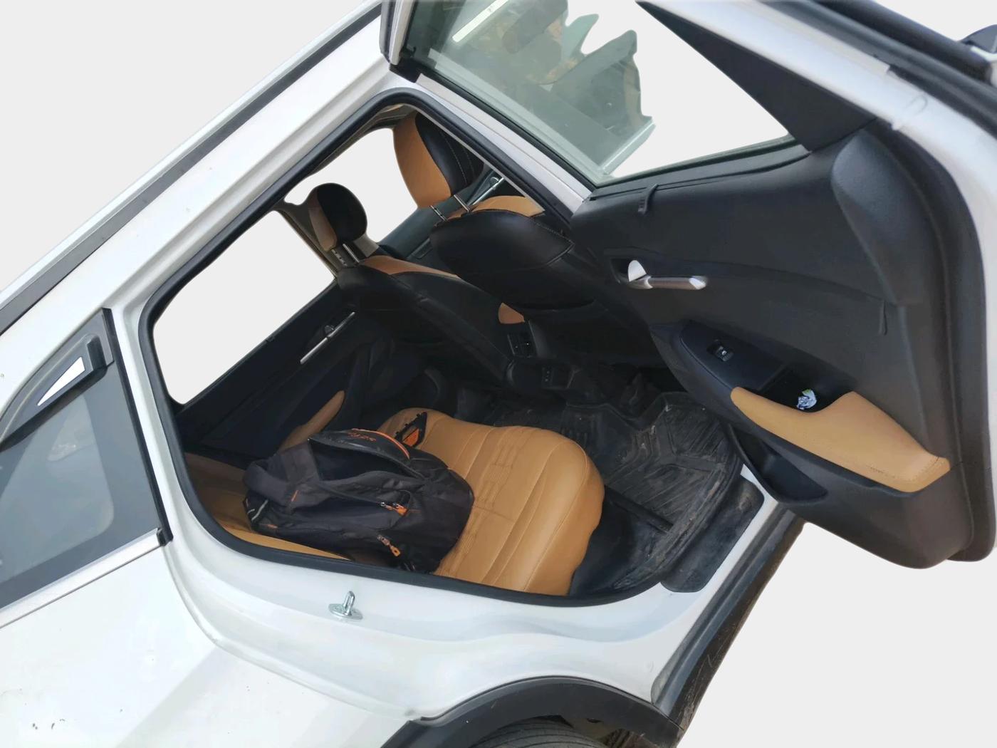 2025 KIA SELTOS HTE (O)1.5 Petrol MT, Petrol, Manual, 5,850 km, interior