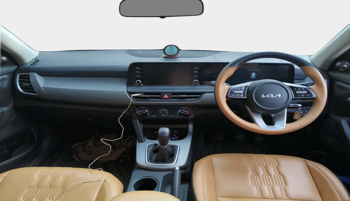 2025 KIA SELTOS HTE (O)1.5 Petrol MT, Petrol, Manual, 5,744 km, interior