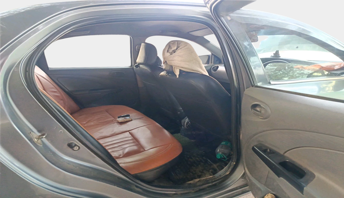 2013 Toyota Etios GD, Diesel, Manual, 2,33,633 km, interior