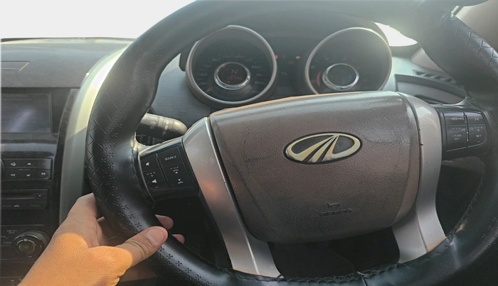 2012 Mahindra XUV500 W8, Diesel, Manual, 1,26,446 km, interior