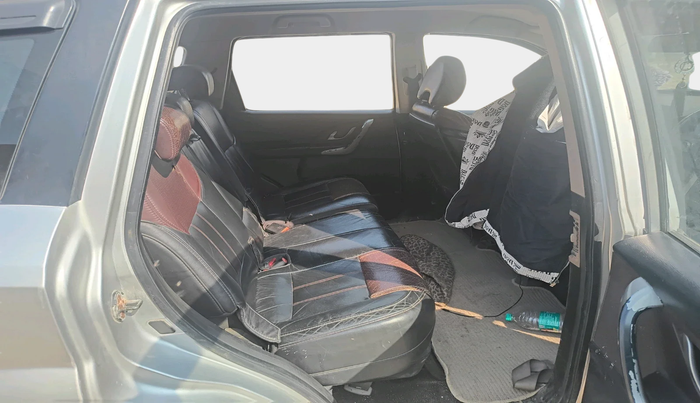 2012 Mahindra XUV500 W8, Diesel, Manual, 1,26,446 km, interior