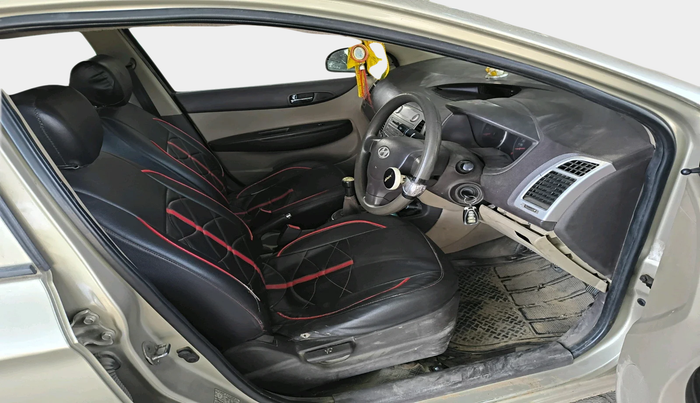 2011 Hyundai i20 MAGNA 1.2, Petrol, Manual, 1,11,584 km, interior