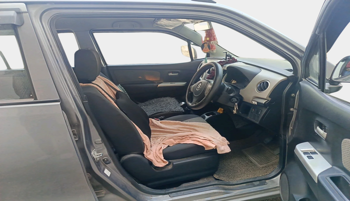 2015 Maruti Wagon R 1.0 LXI, Petrol, Manual, 41,625 km, interior