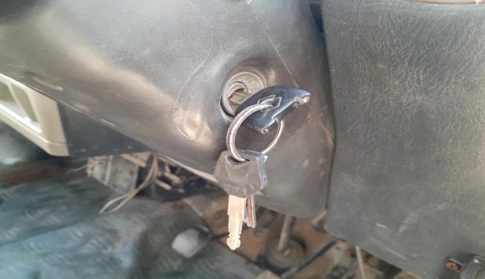 2016 Maruti Eeco 5 STR WITH A/C+HTR, Petrol, Manual, 1,50,360 km, interior