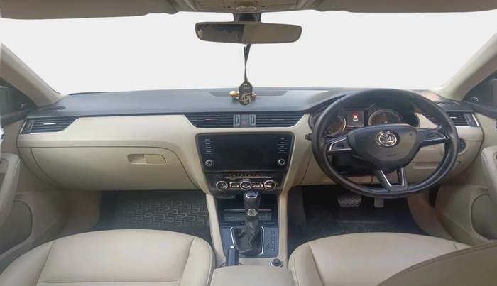 2017 Skoda Octavia 2.0 TDI L&K AT, Diesel, Automatic, 1,15,038 km, interior