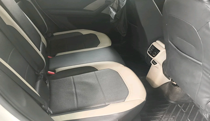 2022 Volkswagen TAIGUN TOPLINE 1.0 TSI MT, Petrol, Manual, 43,032 km, interior