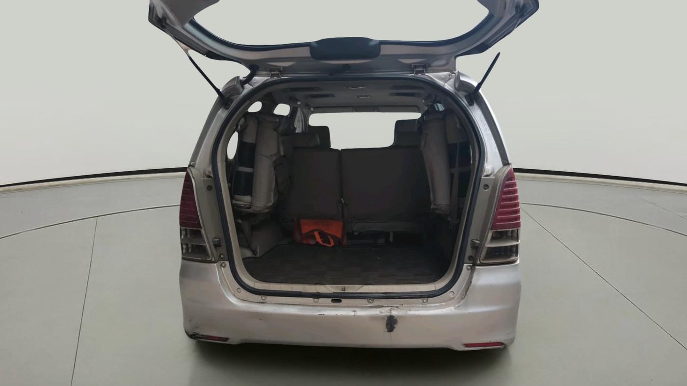 2012 Toyota Innova 2.5 G 8 STR, Diesel, Manual, 1,95,979 km, exterior
