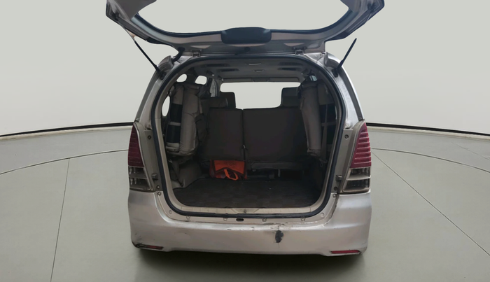 2012 Toyota Innova 2.5 G 8 STR, Diesel, Manual, 1,95,979 km, exterior