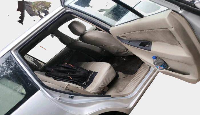 2012 Toyota Innova 2.5 G 8 STR, Diesel, Manual, 1,95,979 km, interior