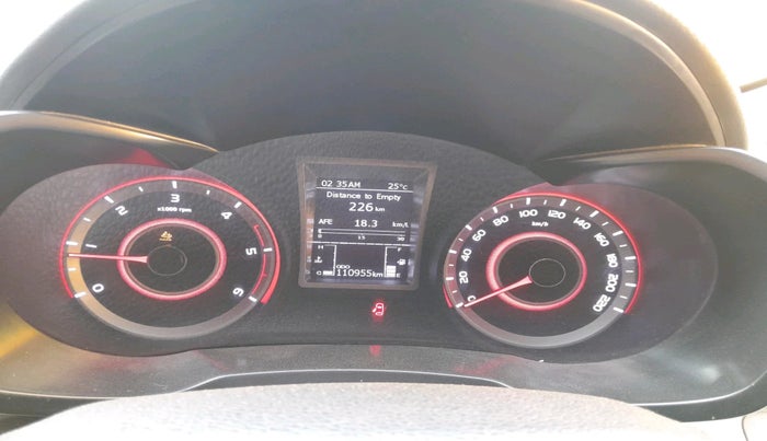 2023 Mahindra XUV300 W4 1.5 DIESEL, Diesel, Manual, 1,10,955 km, interior